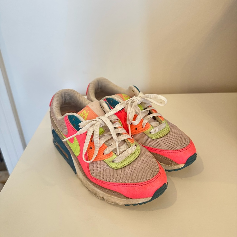 Nike Air Max 90 Sneakers